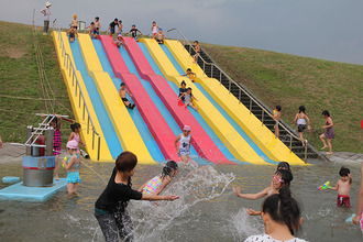 遊水公園うららのプール